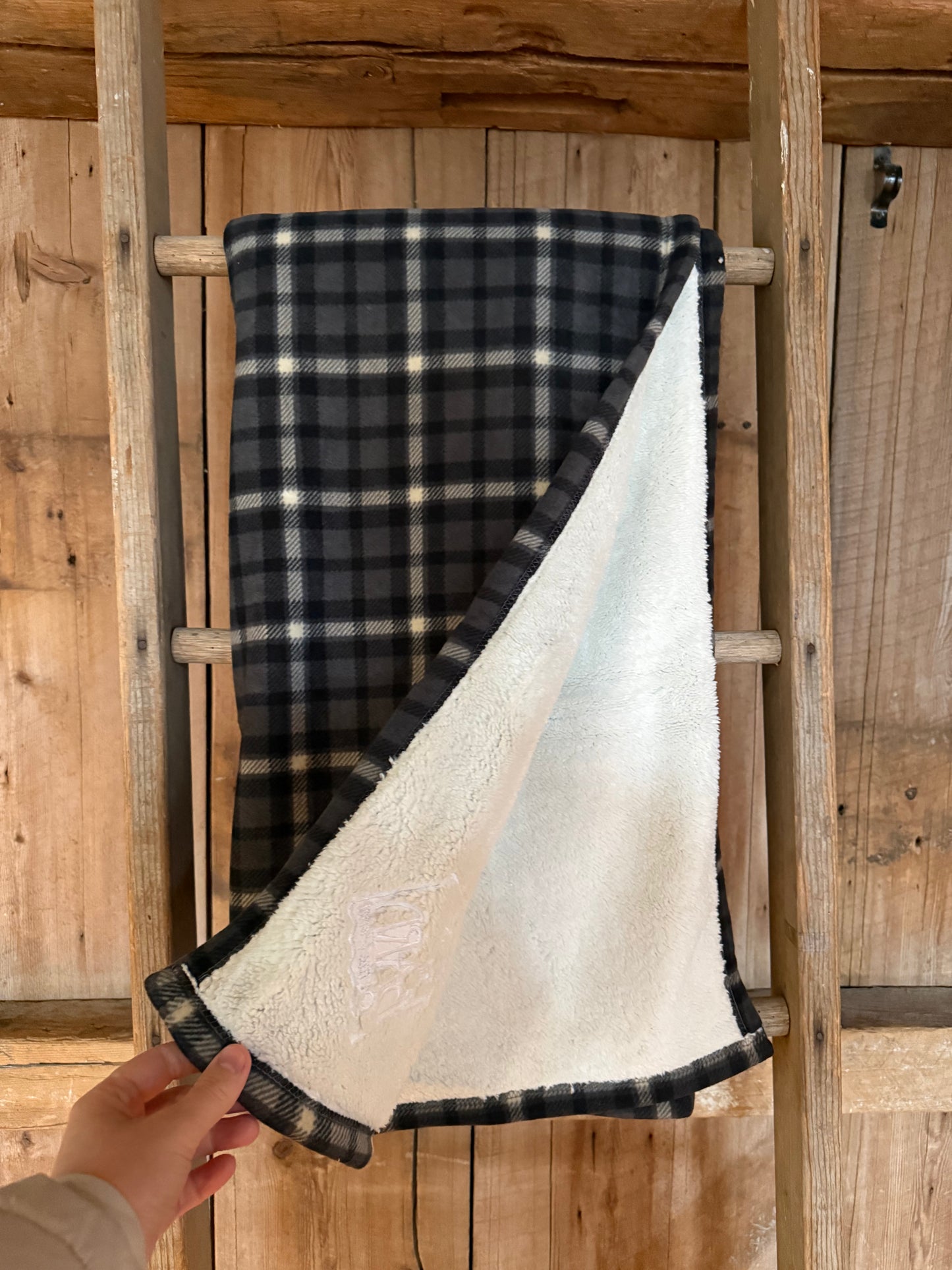 Blanket-Barn on the Pemi